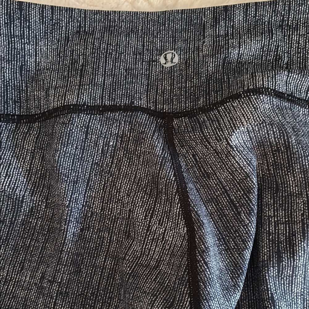 Lululemon Wunder Under Luxtreme Crop 20”Leggings Printed Black Small